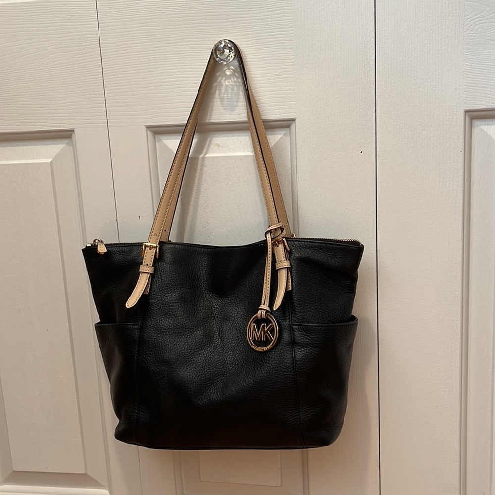Michael Kors Black & Tan Pebbled leather Jet set tote bag - Picture 3 of 11